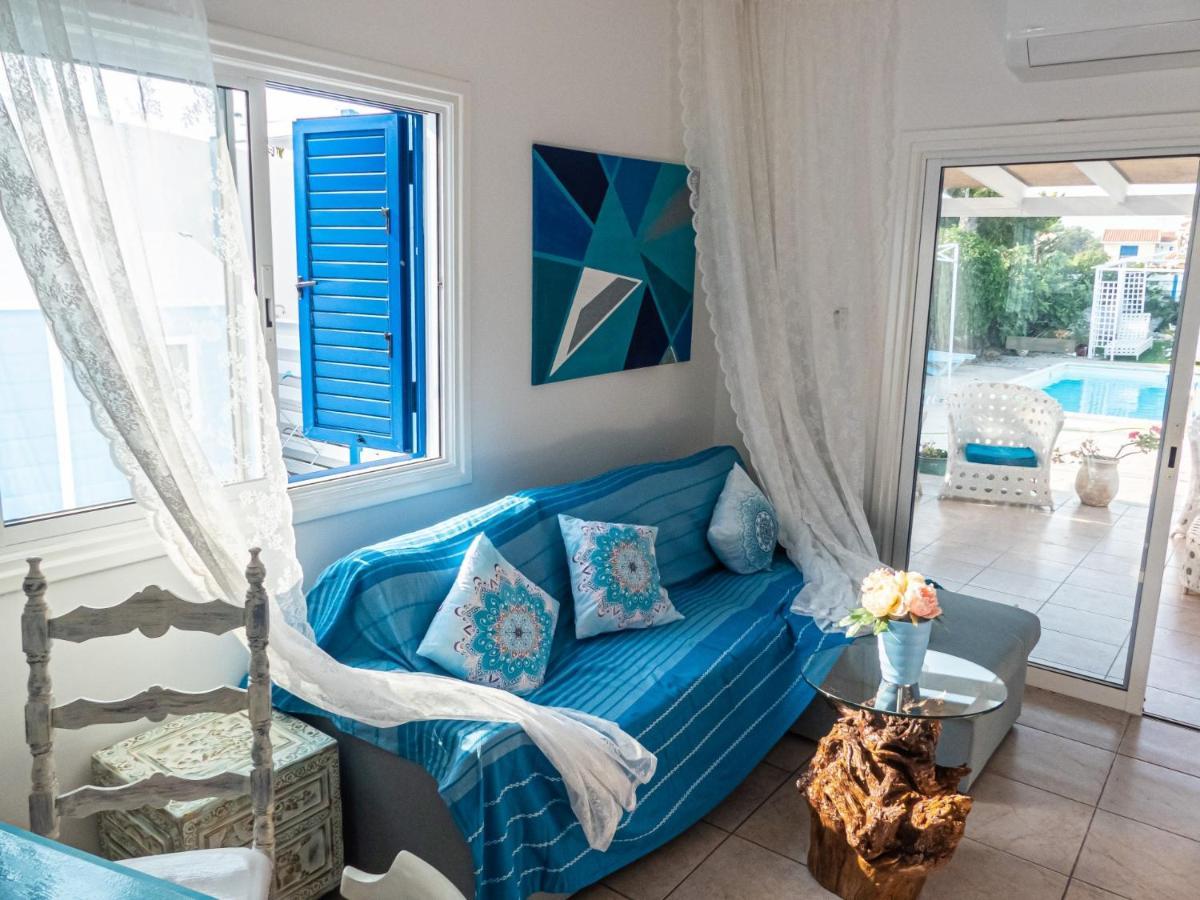 Greek Island Style 2 Bedroom Villa With Pool Next To The Sea Larnaca Buitenkant foto