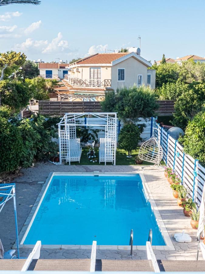 Greek Island Style 2 Bedroom Villa With Pool Next To The Sea Larnaca Buitenkant foto