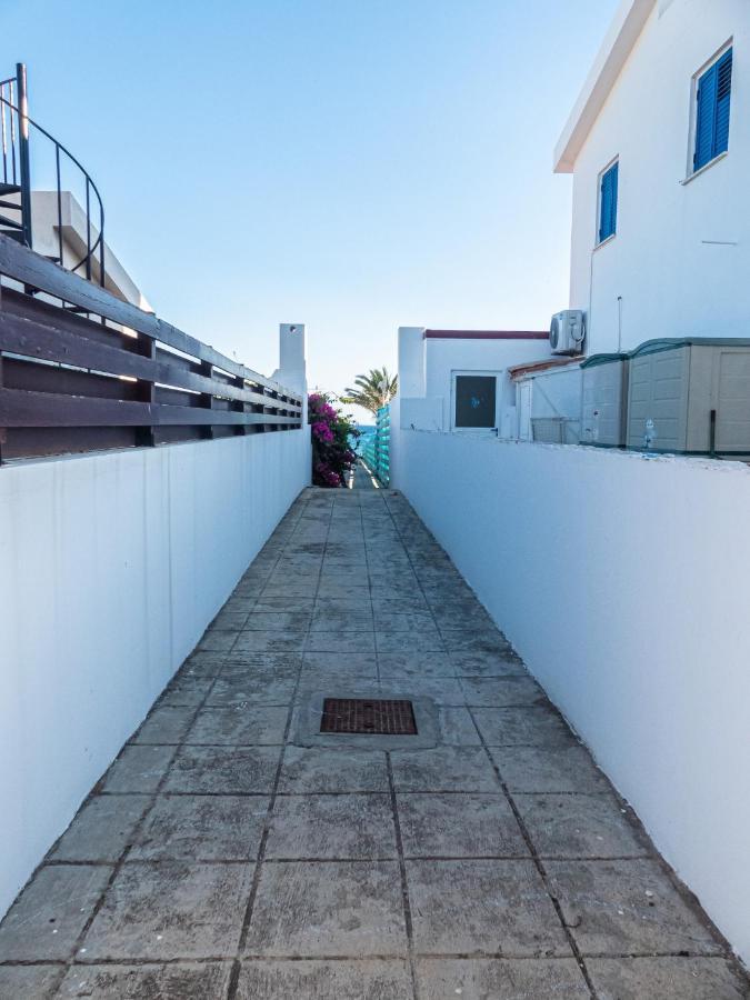 Greek Island Style 2 Bedroom Villa With Pool Next To The Sea Larnaca Buitenkant foto