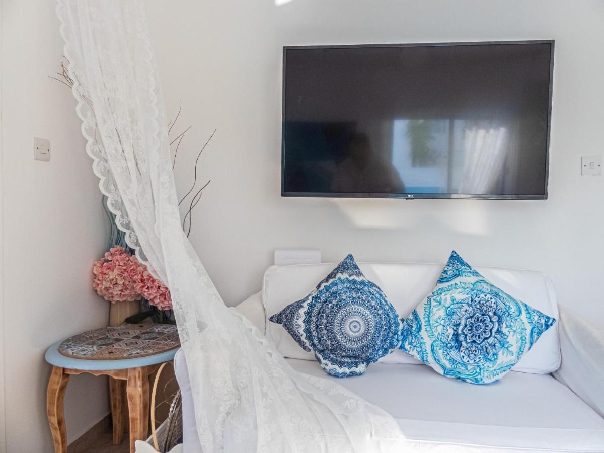 Greek Island Style 2 Bedroom Villa With Pool Next To The Sea Larnaca Buitenkant foto