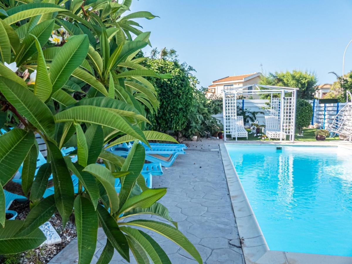 Greek Island Style 2 Bedroom Villa With Pool Next To The Sea Larnaca Buitenkant foto