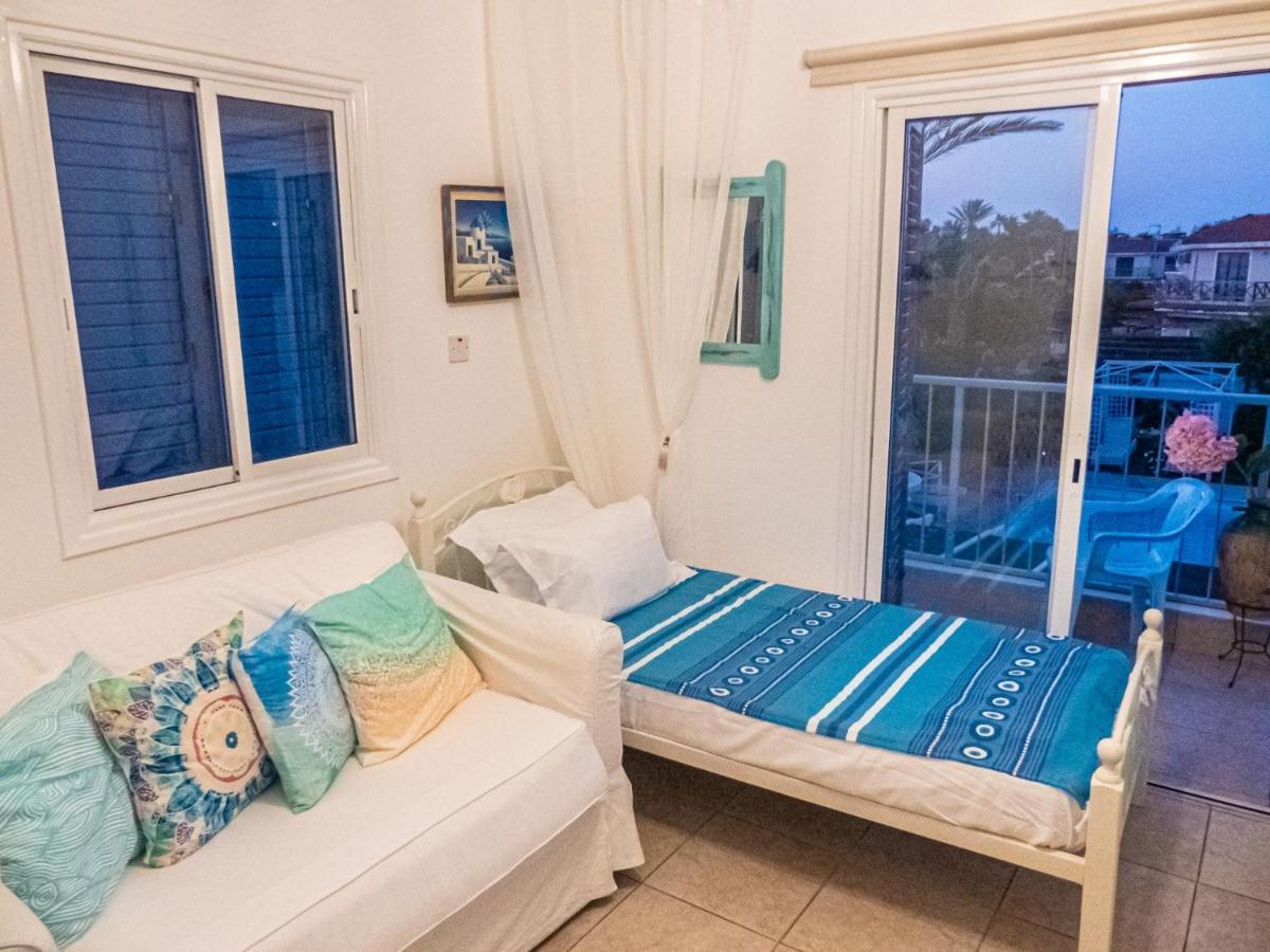 Greek Island Style 2 Bedroom Villa With Pool Next To The Sea Larnaca Buitenkant foto